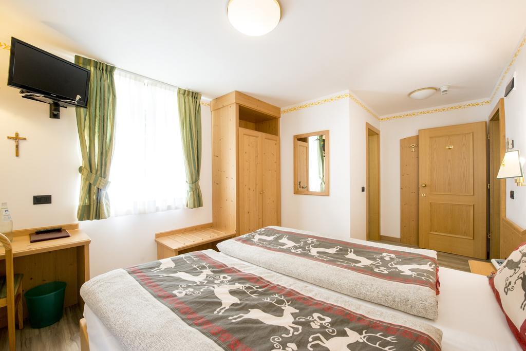 Hotel Villa Rosella Park & Wellness Canazei Zewnętrze zdjęcie